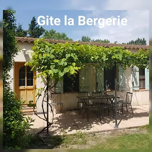  Hébergement de vacances Mas De Guinot